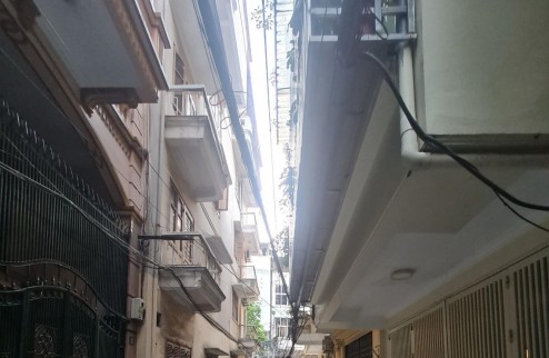 CHO THUÊ NHÀ RIÊNG NGÕ 82 PHÚC LAI, 4 TẦNG, 45M2, 4 NGỦ, 2 WC - 18 TRIỆU - KD ĐỈNH